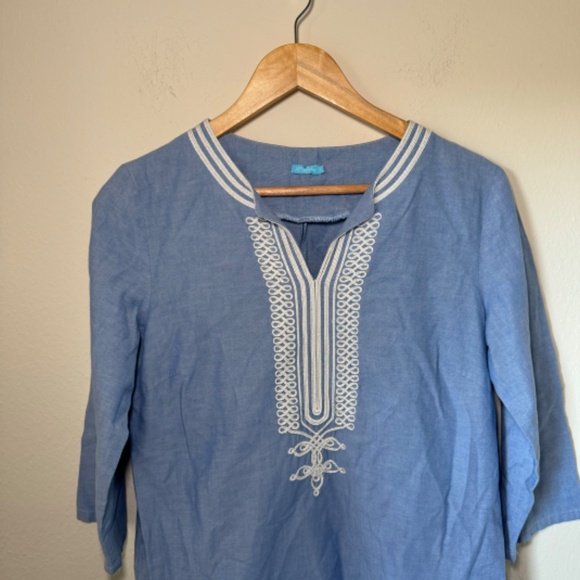 J. McLaughlin Tunic Top Women's Blue SM Embroidered Vacation Resort Preppy - Picture 2 of 5